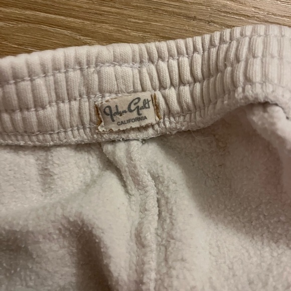 brandy melville newport white shorts - Picture 3 of 3